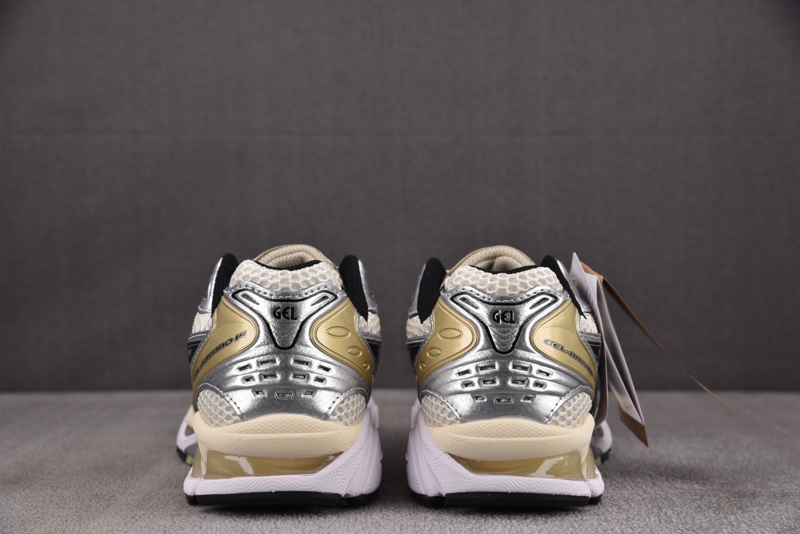 ASICS 尺码36-47

纯原版出品-ASICS Gel-Kayano 14 Birch Pure 