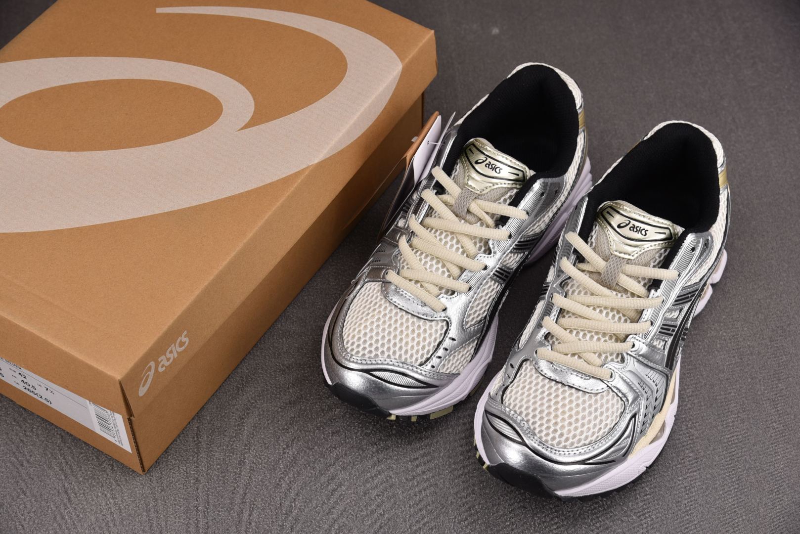 ASICS 尺码36-47

纯原版出品-ASICS Gel-Kayano 14 Birch Pure 