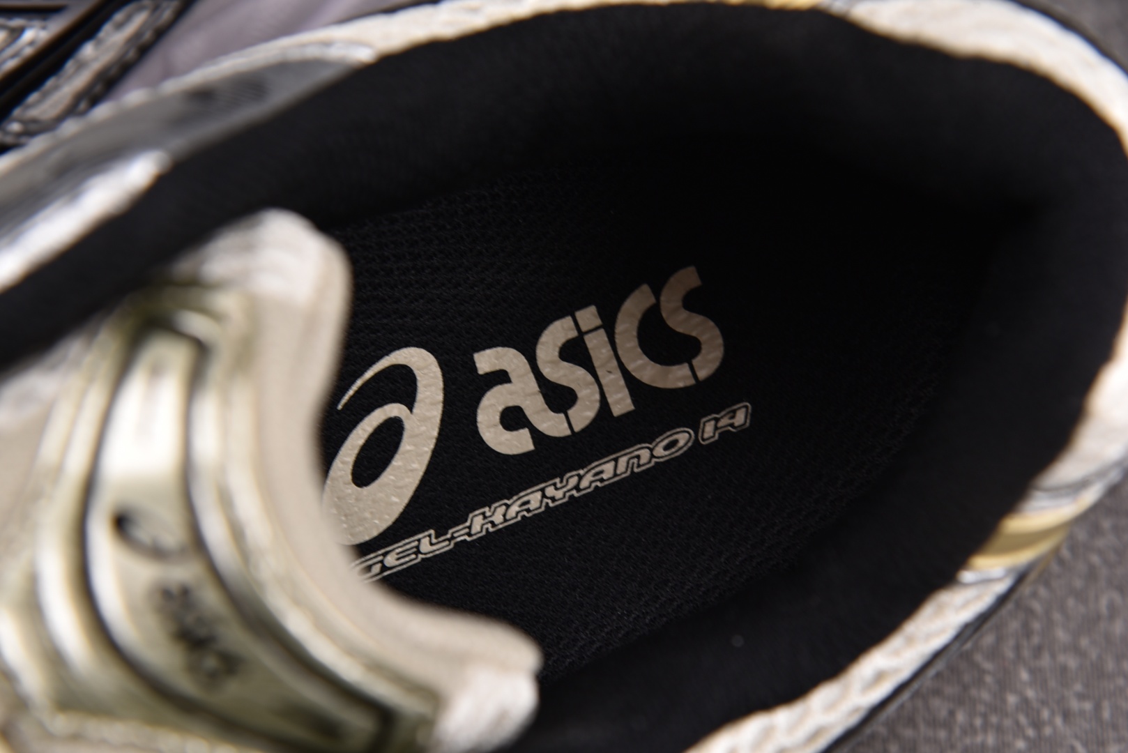 ASICS 尺码36-47

纯原版出品-ASICS Gel-Kayano 14 Birch Pure 