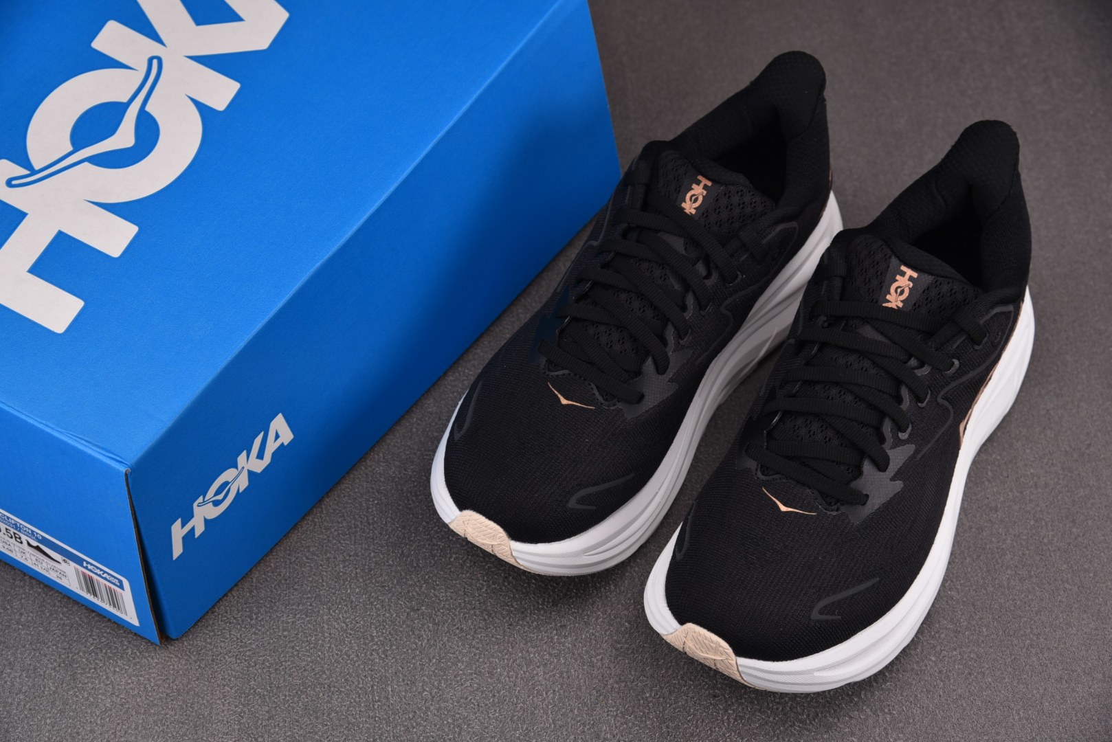 Hoka 尺码36-45

纯原版出品-Hoka One One Clifton 10 Black Ro