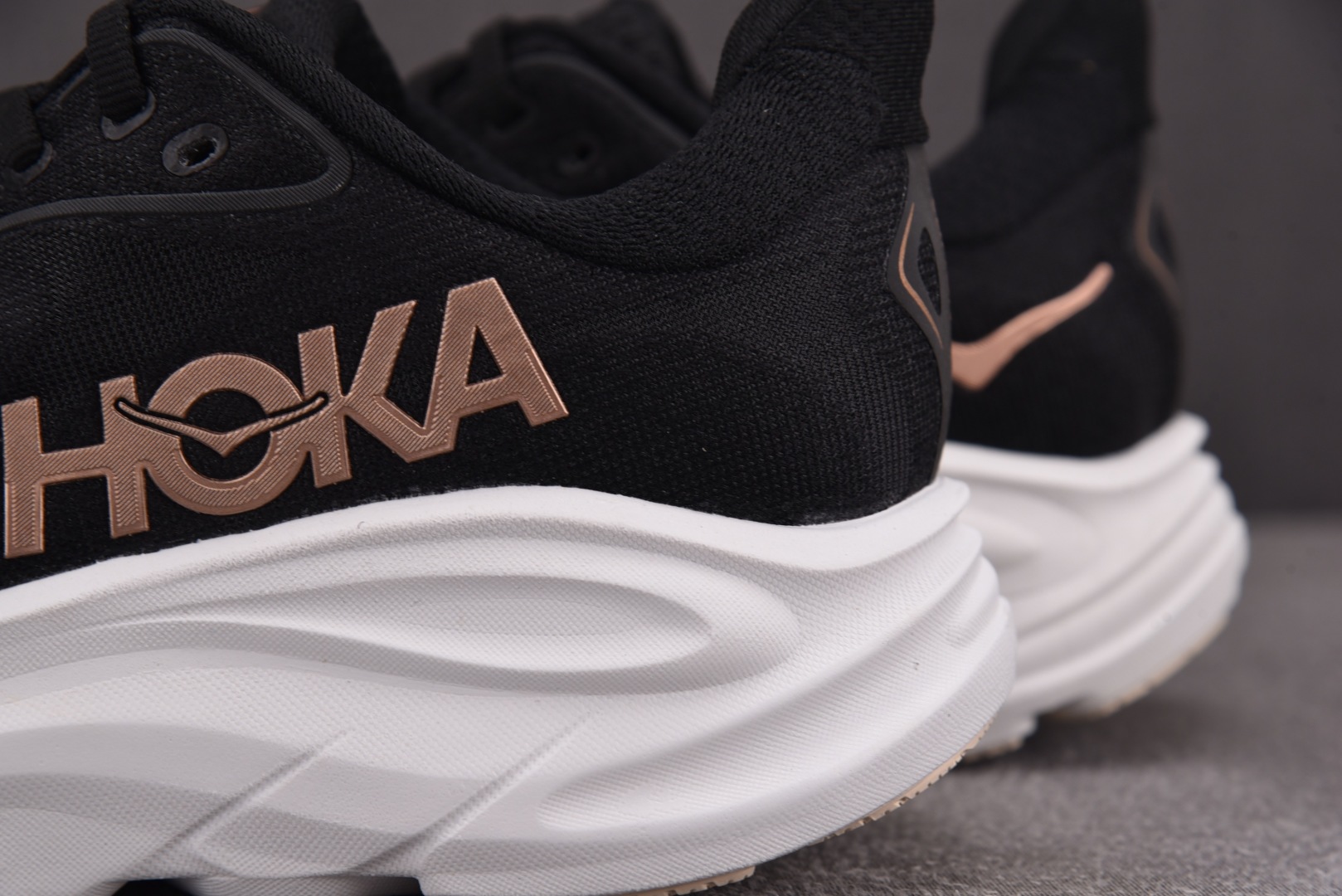 Hoka 尺码36-45

纯原版出品-Hoka One One Clifton 10 Black Ro