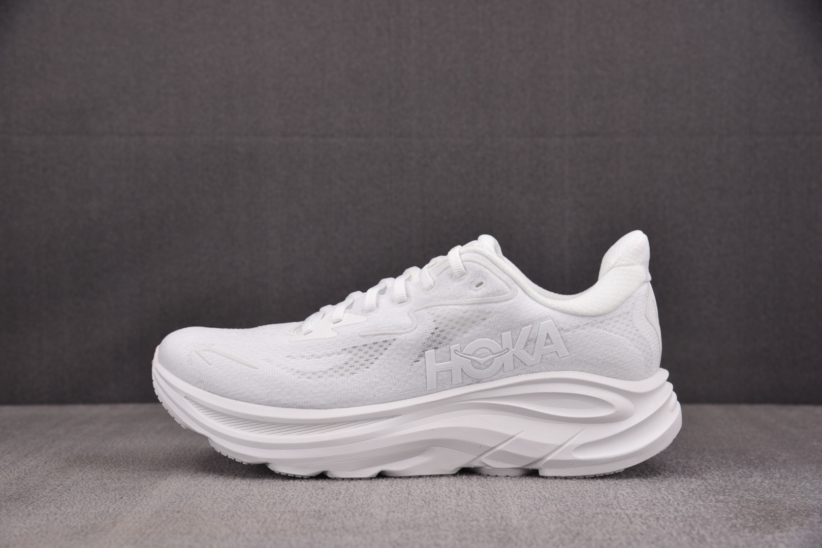 Hoka 尺码36-45

纯原版出品-Hoka One One Clifton 10 White (W