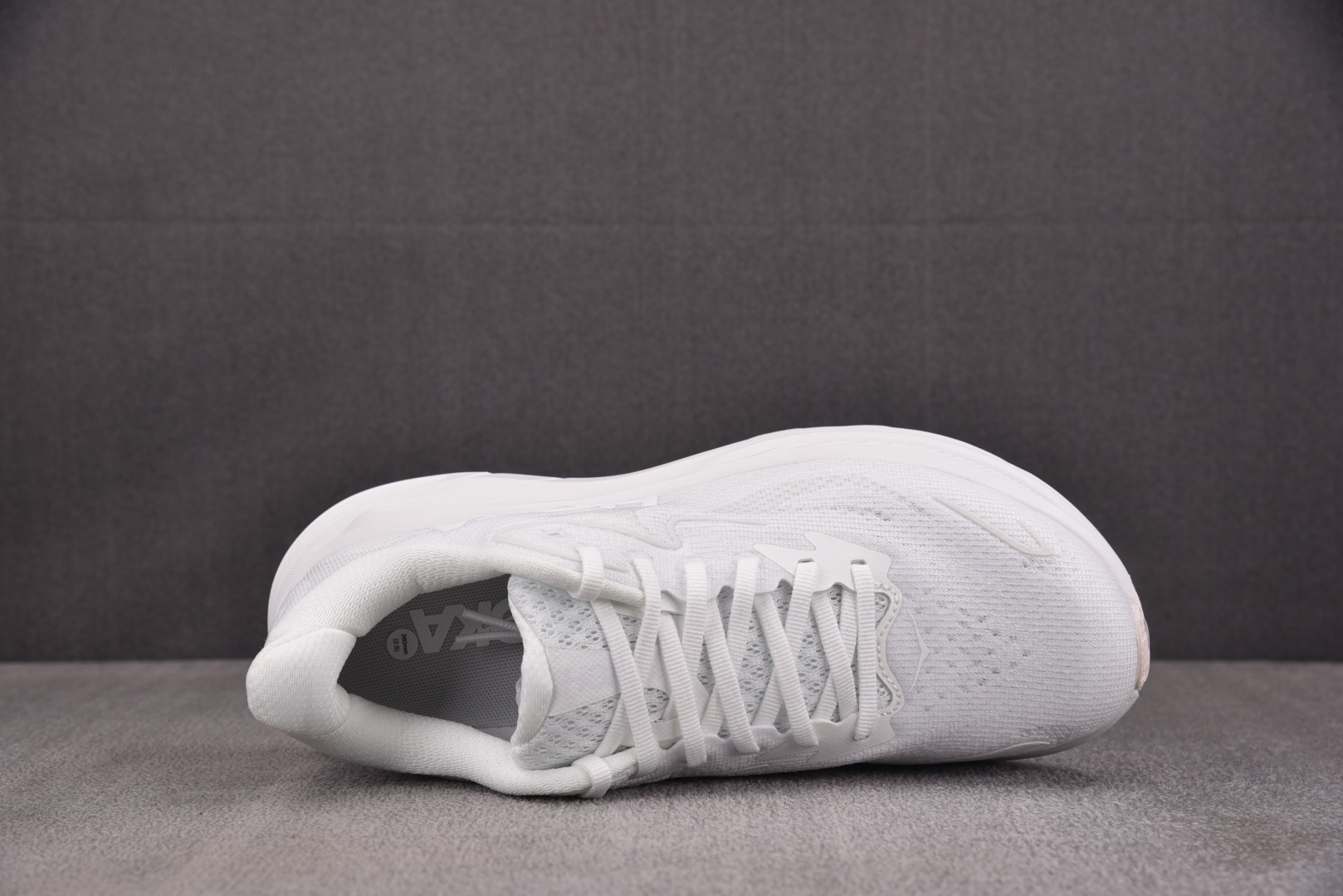 Hoka 尺码36-45

纯原版出品-Hoka One One Clifton 10 White (W