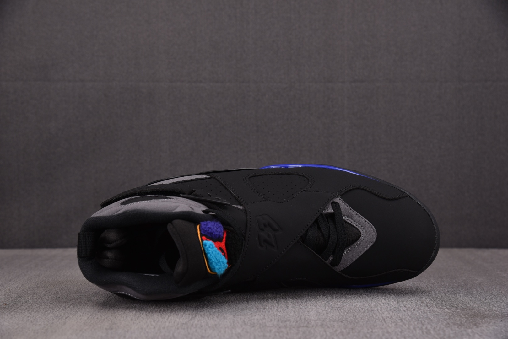 AJ8 尺码40.5-47.5

纯原版出品-Air Jordan 8 Retro Aqua (2025