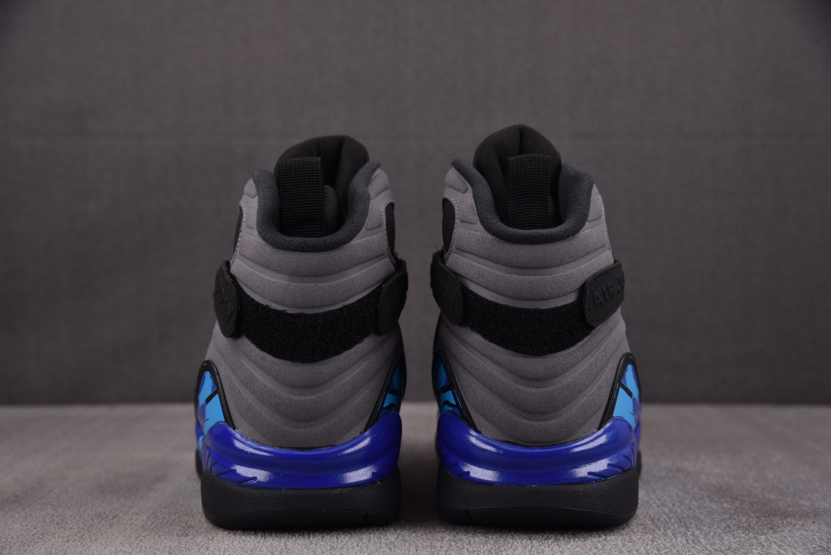 AJ8 尺码40.5-47.5

纯原版出品-Air Jordan 8 Retro Aqua (2025