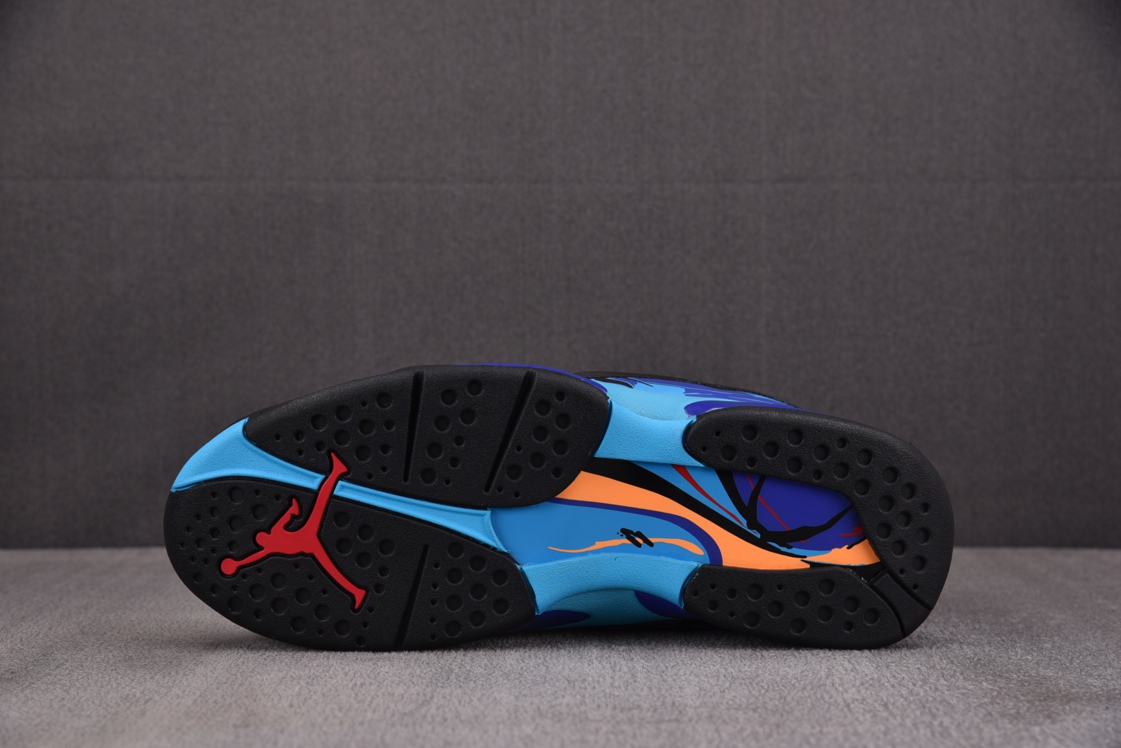 AJ8 尺码40.5-47.5

纯原版出品-Air Jordan 8 Retro Aqua (2025