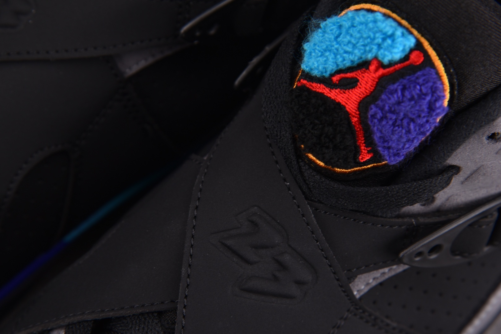 AJ8 尺码40.5-47.5

纯原版出品-Air Jordan 8 Retro Aqua (2025