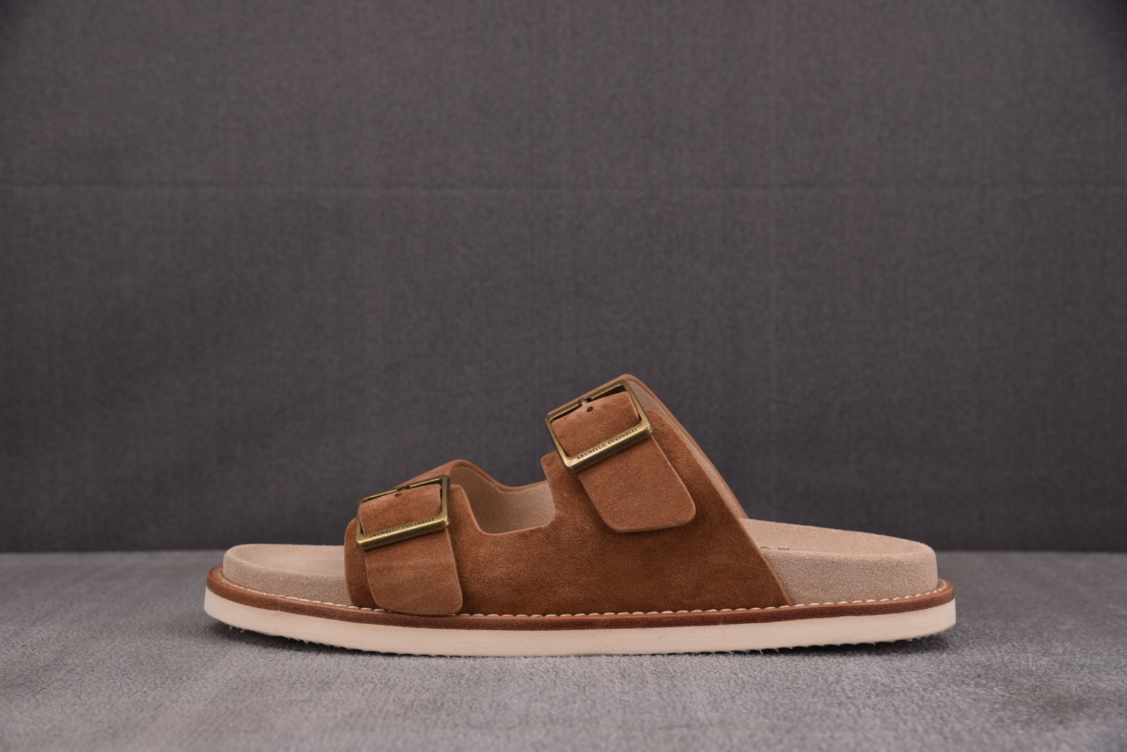 Brunello 尺码39-45

纯原版出品- 顶奢老钱品牌 Brunello Cucinelli 布