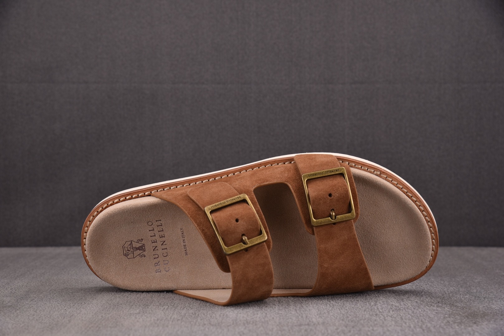Brunello 尺码39-45

纯原版出品- 顶奢老钱品牌 Brunello Cucinelli 布