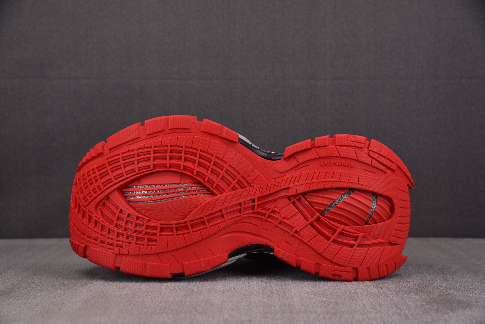 巴黎 尺码35-46

纯原版出品Balenciaga Platform Gray Red 灰红 YZ0