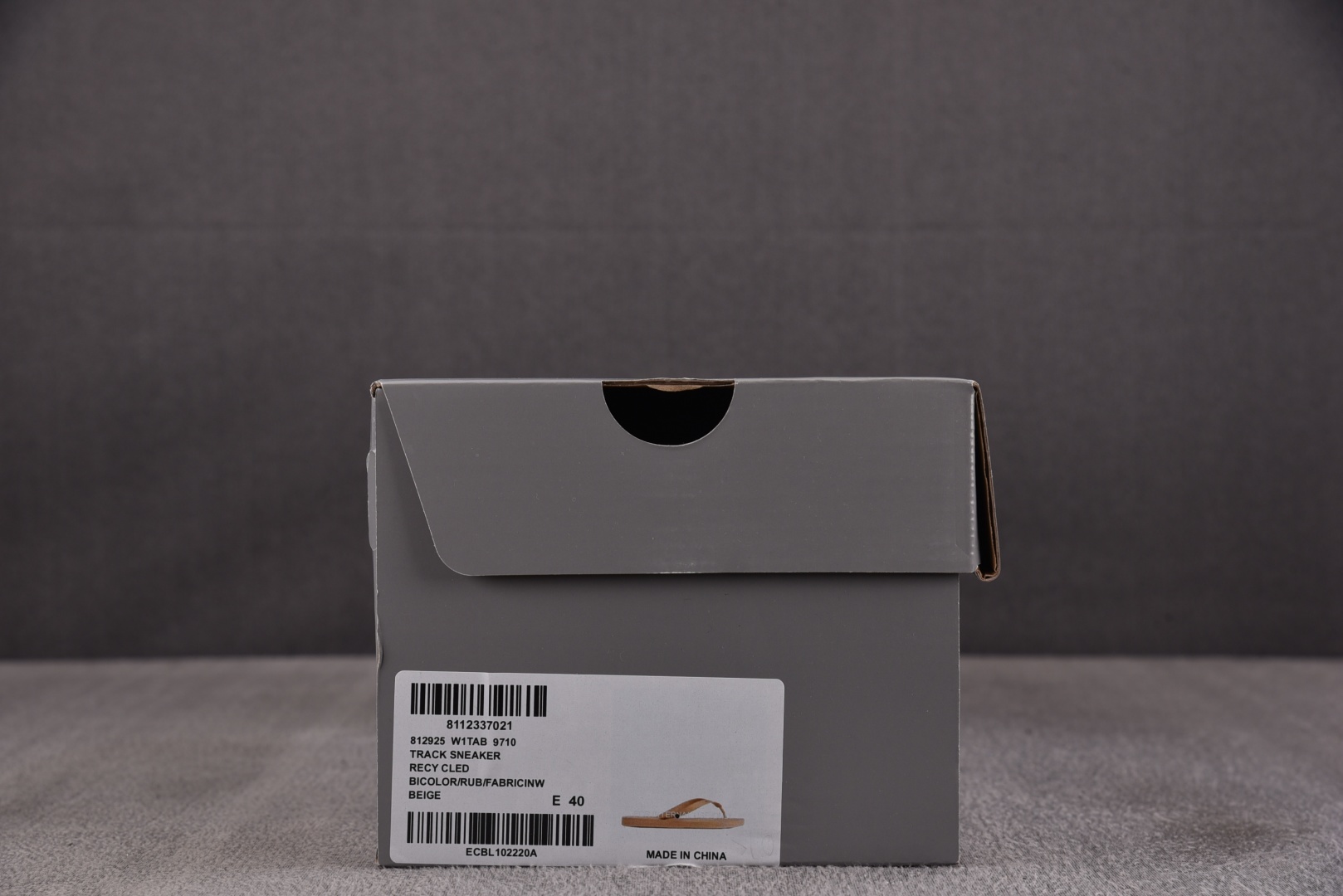 巴黎 尺码40-45

纯原版出品-Balenciaga Thong Sandal Beige 米色 Y