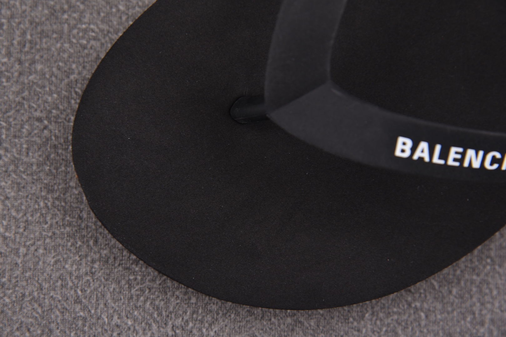 巴黎 尺码40-45

纯原版出品-Balenciaga Thong Sandal Black 黑色 Y