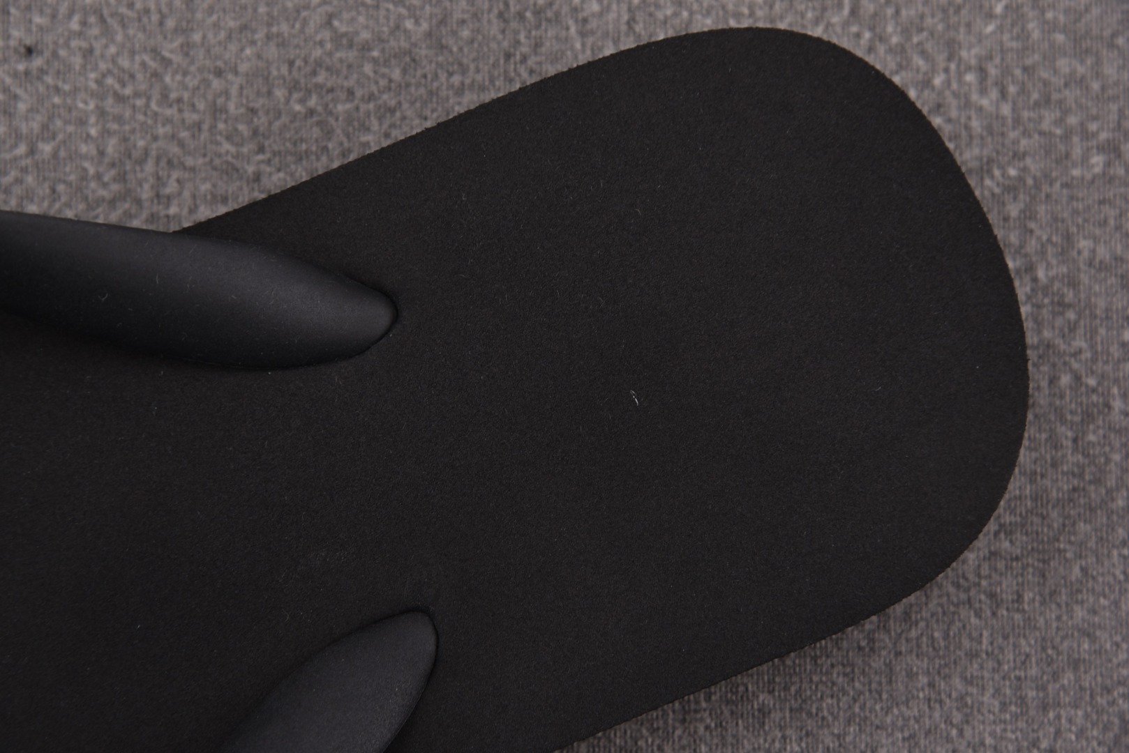 巴黎 尺码40-45

纯原版出品-Balenciaga Thong Sandal Black 黑色 Y
