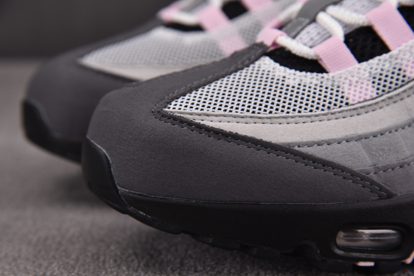 MAX 95尺码40-48.5

纯原版出品-Air Max 95 Gunsmoke Pink Foam