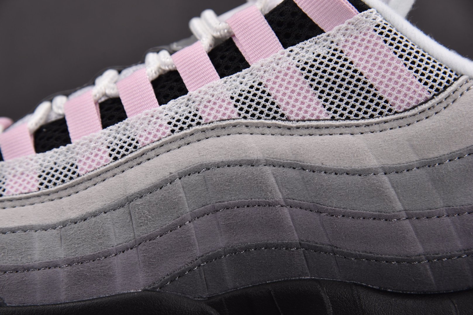MAX 95尺码40-48.5

纯原版出品-Air Max 95 Gunsmoke Pink Foam