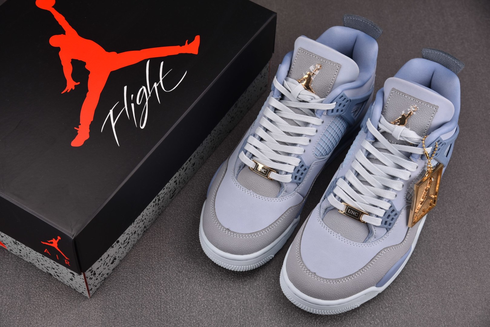 AJ4 尺码40-48.5

纯原版出品-Air Jordan 4 Retro NCAA UCLA 浅蓝