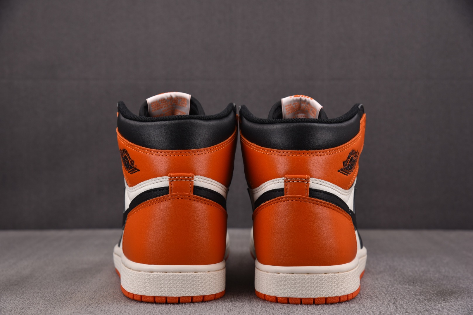 AJ1高帮 尺码40.5-48.5

纯原版出品-Air Jordan 1 Retro High OG 