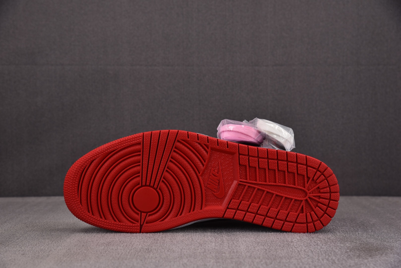 AJ1 Low 尺码36-48.5

纯原版出品-Air Jordan 1 Retro Low OG S