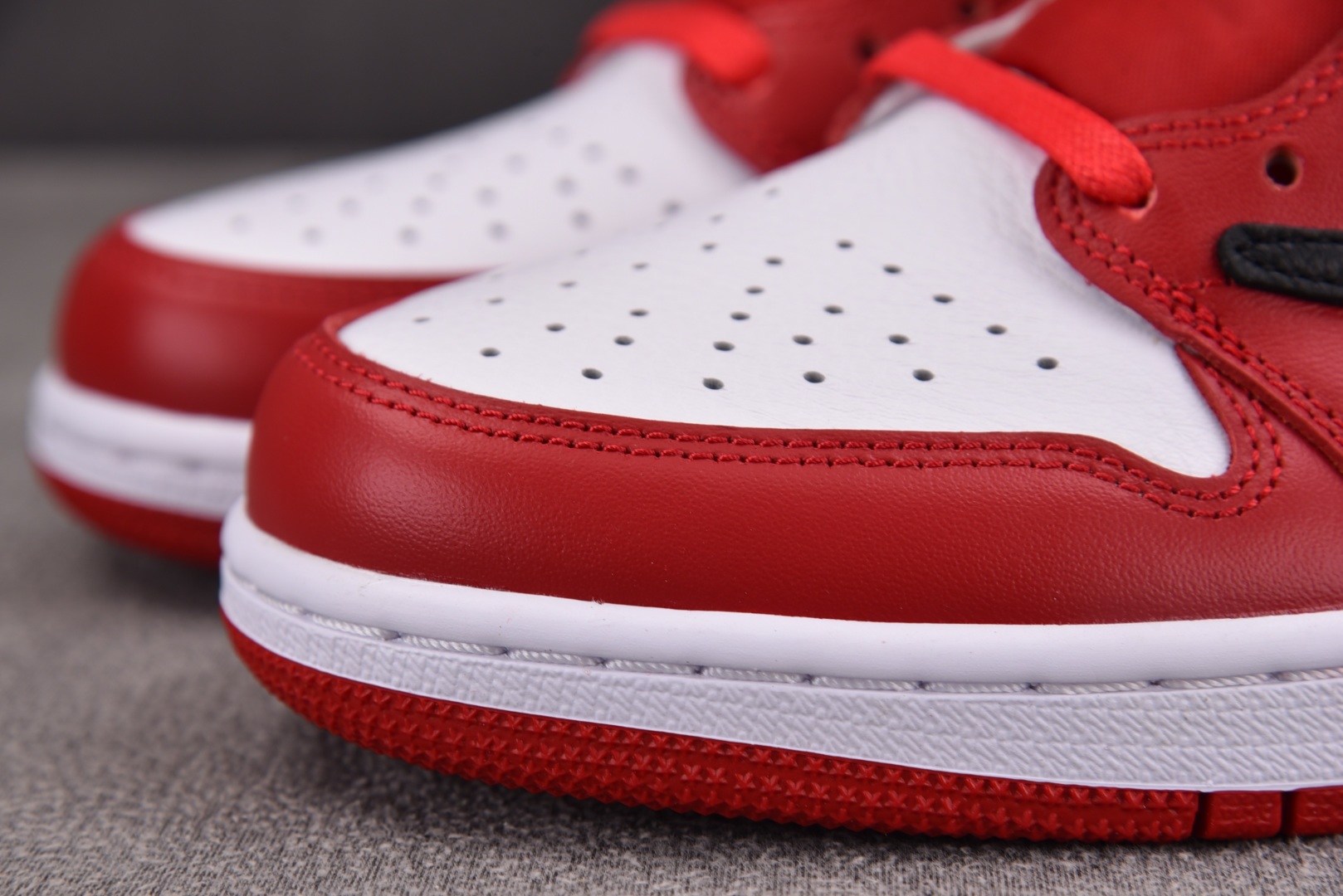 AJ1 Low 尺码36-48.5

纯原版出品-Air Jordan 1 Retro Low OG S