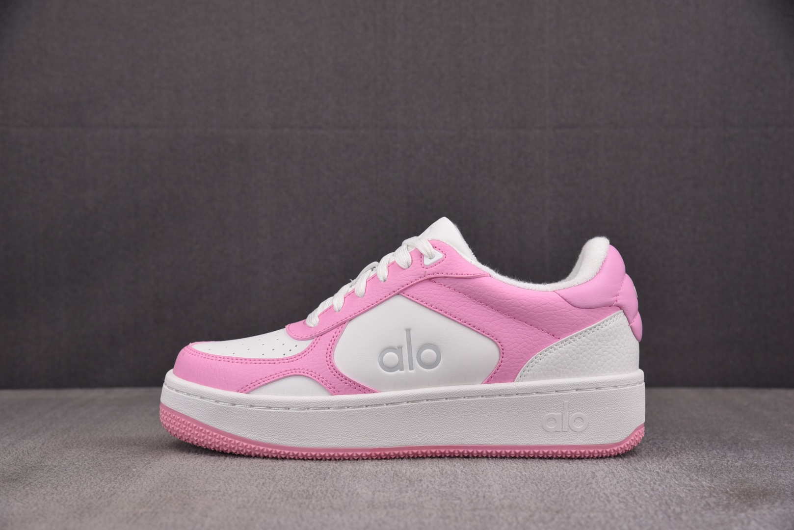 Alo Yoga 尺码36-46

纯原版出品-Alo Yoga Recovery Mode 粉白 YZ
