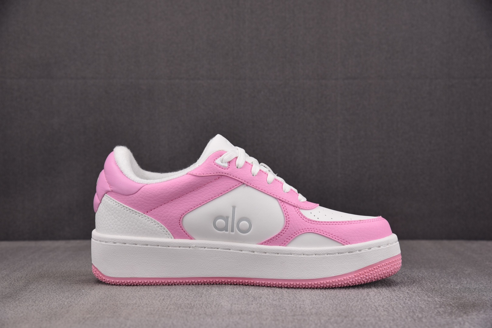 Alo Yoga 尺码36-46

纯原版出品-Alo Yoga Recovery Mode 粉白 YZ