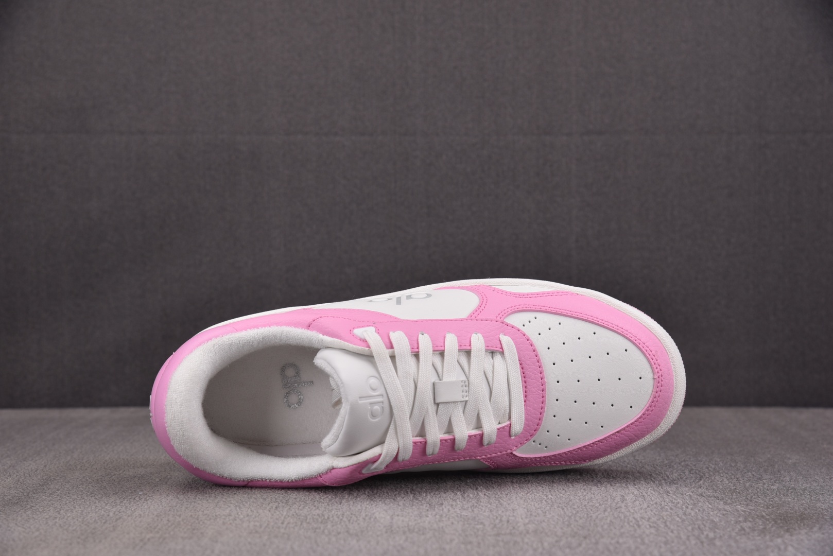 Alo Yoga 尺码36-46

纯原版出品-Alo Yoga Recovery Mode 粉白 YZ