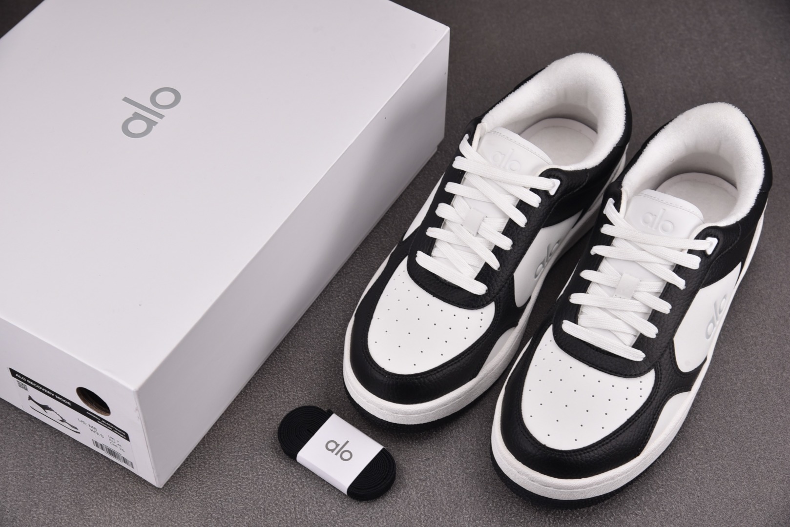 Alo Yoga 尺码36-46

纯原版出品-Alo Yoga Recovery Mode 黑白 YZ
