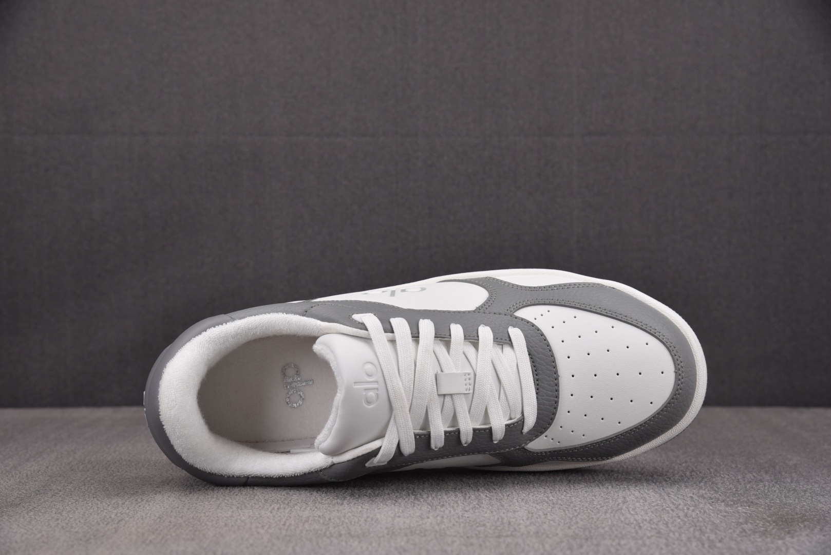 Alo Yoga 尺码36-46

纯原版出品-Alo Yoga Recovery Mode 灰白 YZ