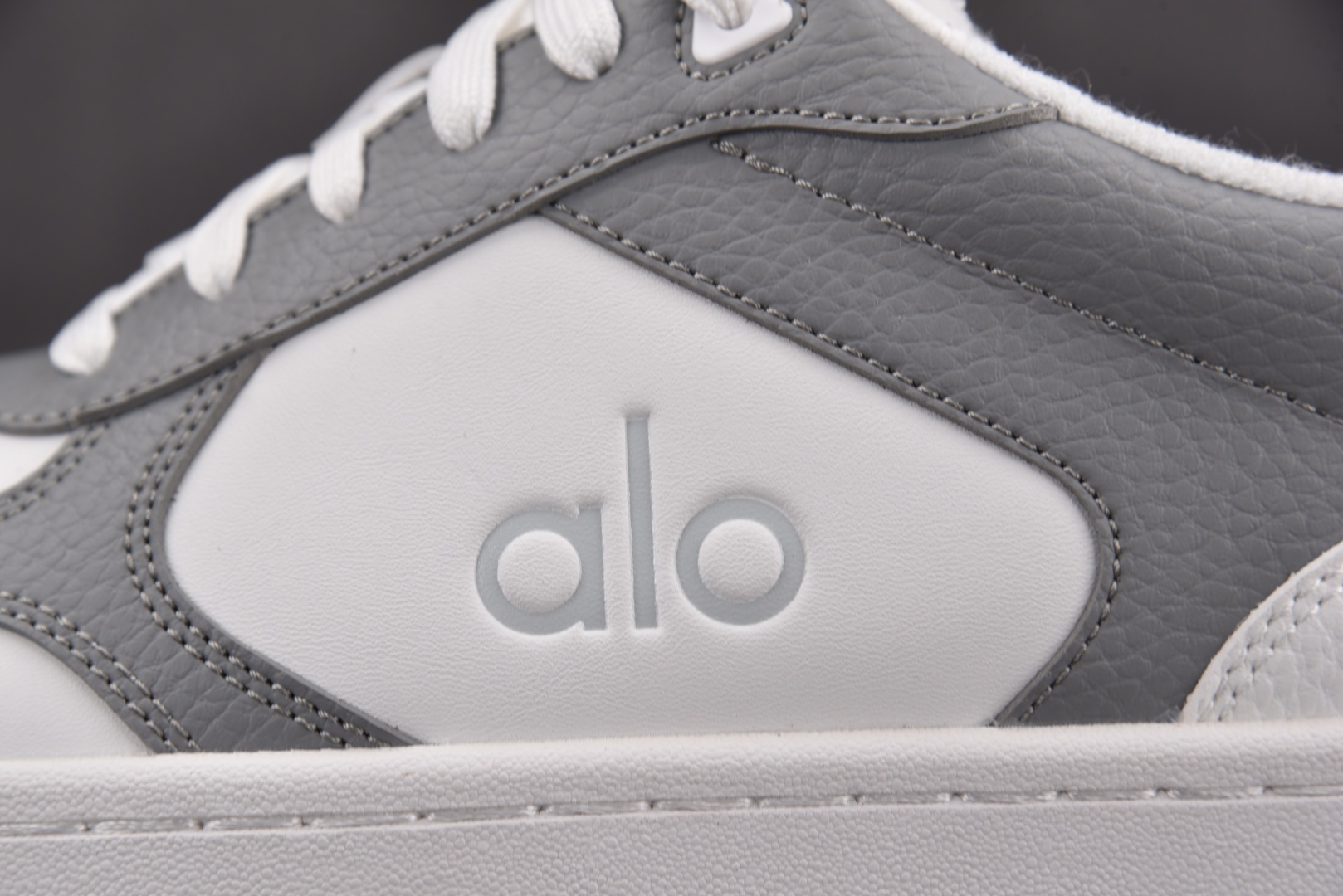 Alo Yoga 尺码36-46

纯原版出品-Alo Yoga Recovery Mode 灰白 YZ