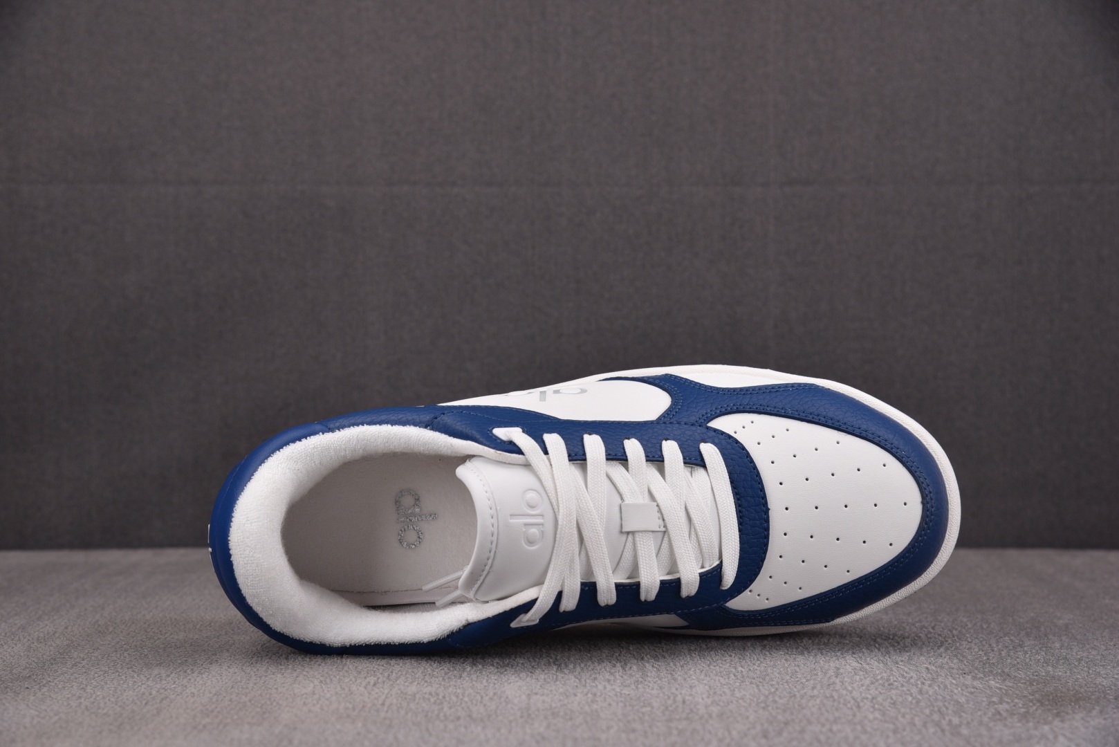 Alo Yoga 尺码36-46

纯原版出品-Alo Yoga Recovery Mode 蓝白 YZ