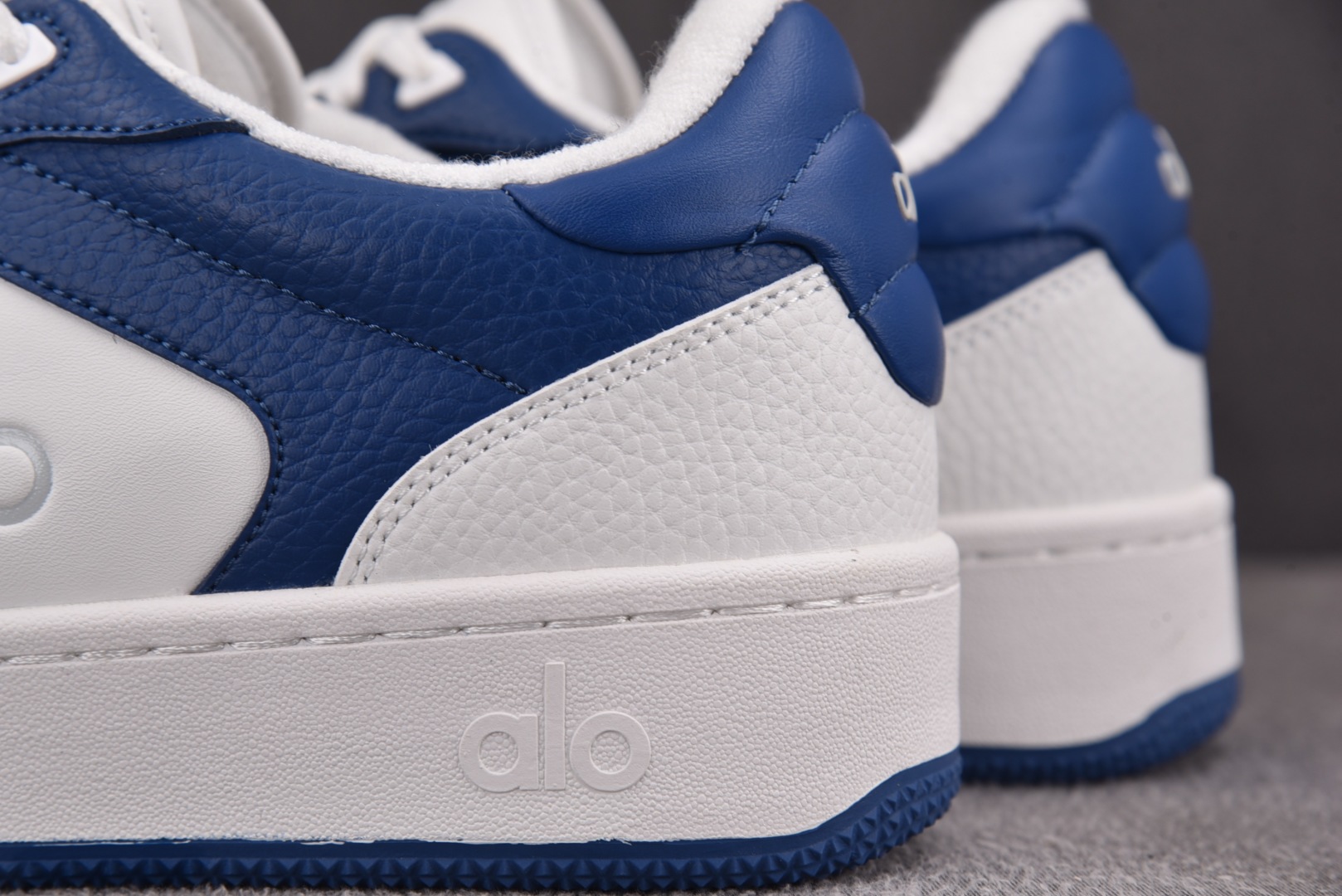 Alo Yoga 尺码36-46

纯原版出品-Alo Yoga Recovery Mode 蓝白 YZ