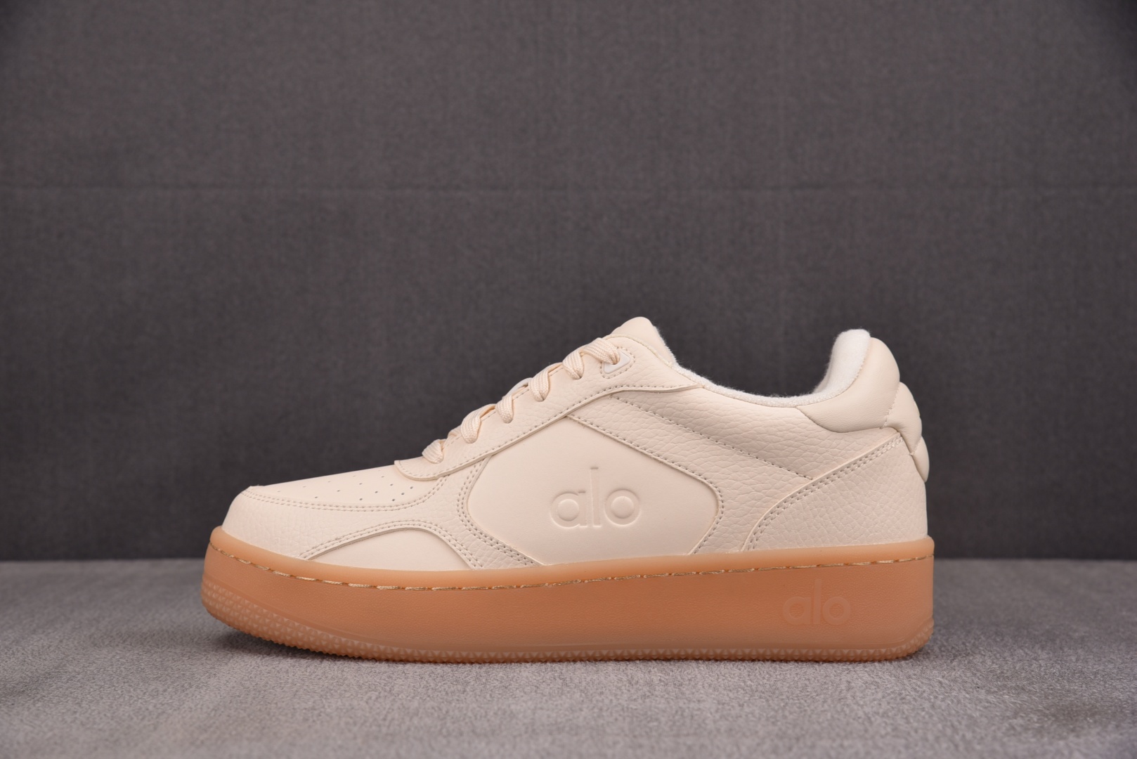 Alo Yoga 尺码36-46

纯原版出品-Alo Yoga Recovery Mode 米白棕 Y