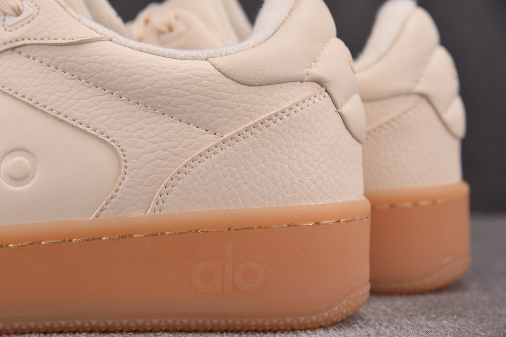 Alo Yoga 尺码36-46

纯原版出品-Alo Yoga Recovery Mode 米白棕 Y