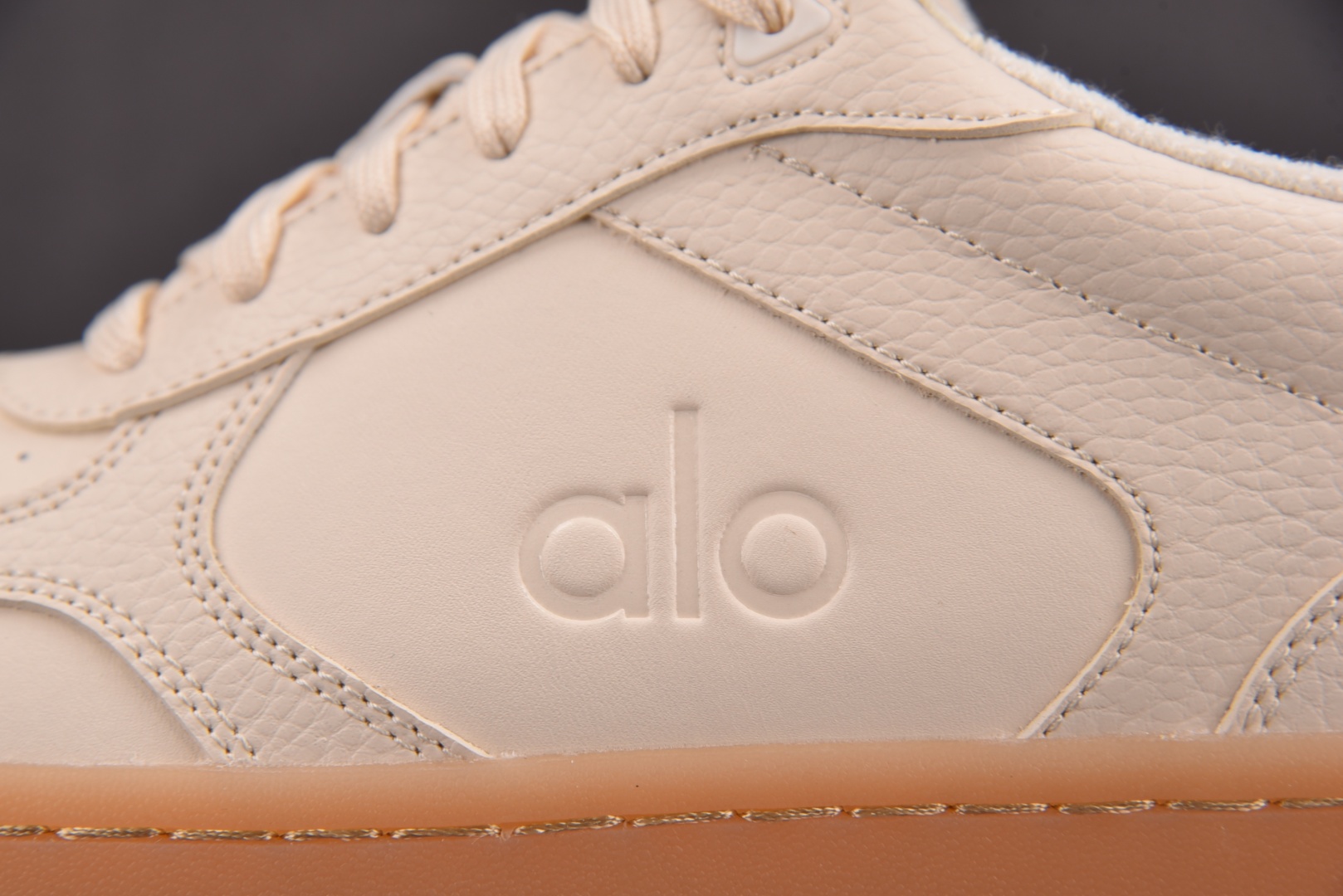 Alo Yoga 尺码36-46

纯原版出品-Alo Yoga Recovery Mode 米白棕 Y