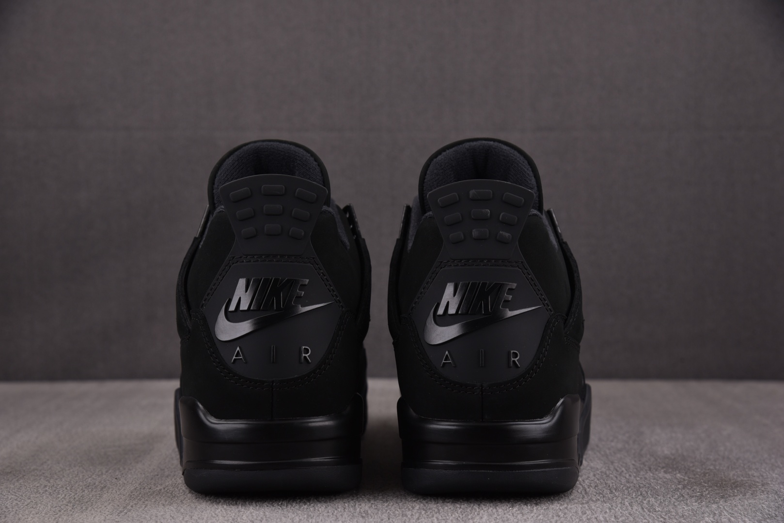 AJ4 尺码36-47.5

纯原版出品-Air Jordan 4 Retro Black Cat (2