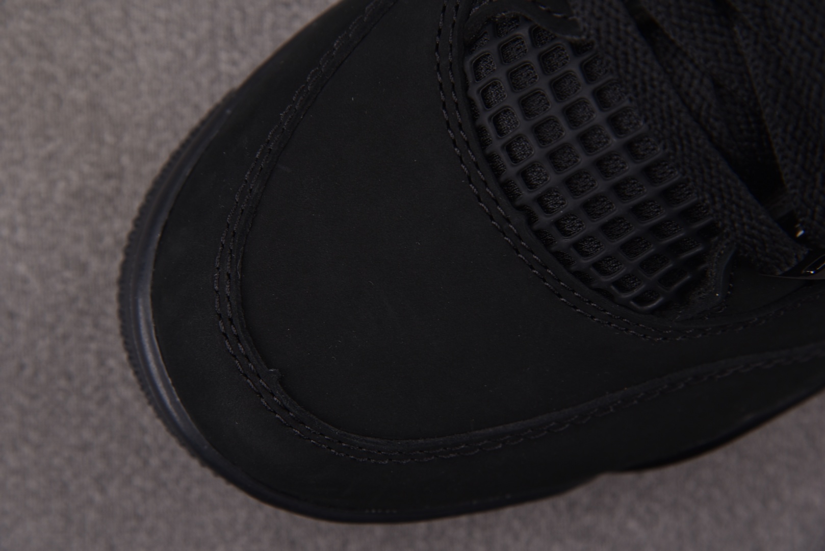 AJ4 尺码36-47.5

纯原版出品-Air Jordan 4 Retro Black Cat (2