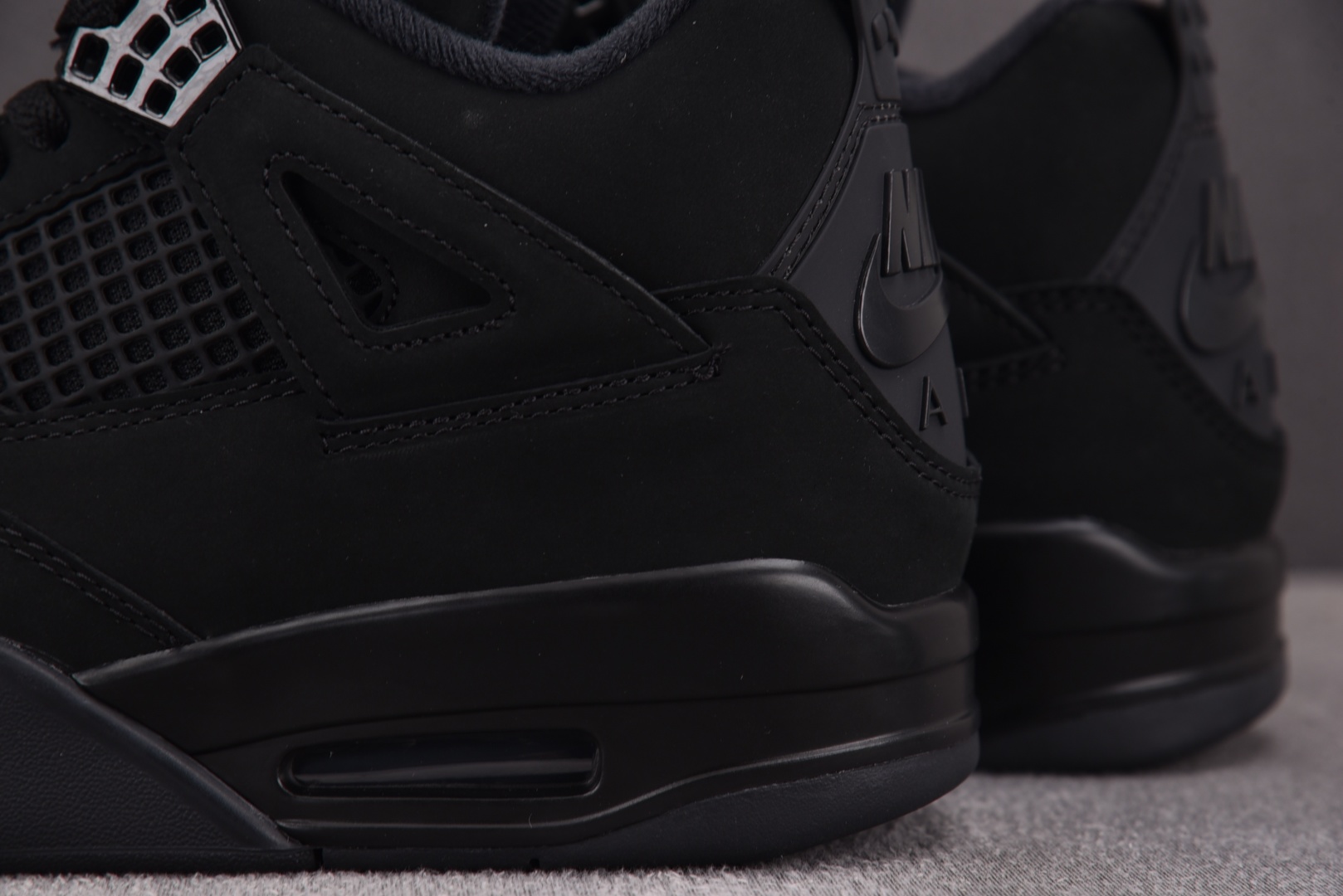 AJ4 尺码36-47.5

纯原版出品-Air Jordan 4 Retro Black Cat (2