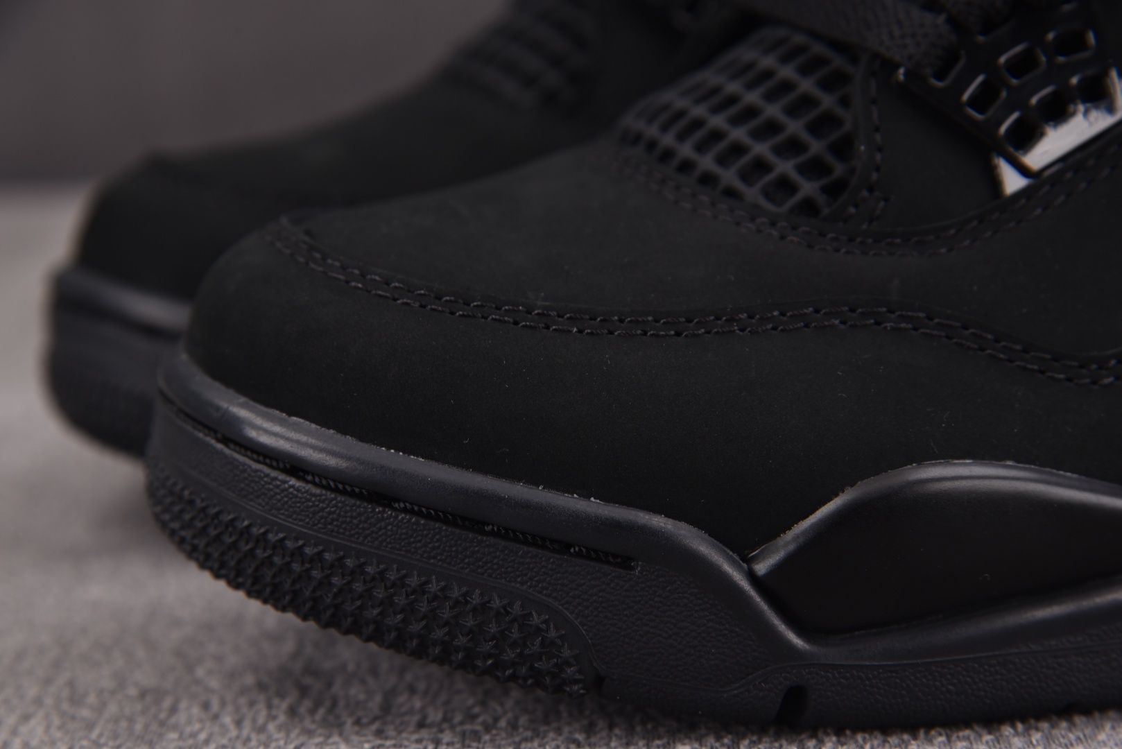 AJ4 尺码36-47.5

纯原版出品-Air Jordan 4 Retro Black Cat (2