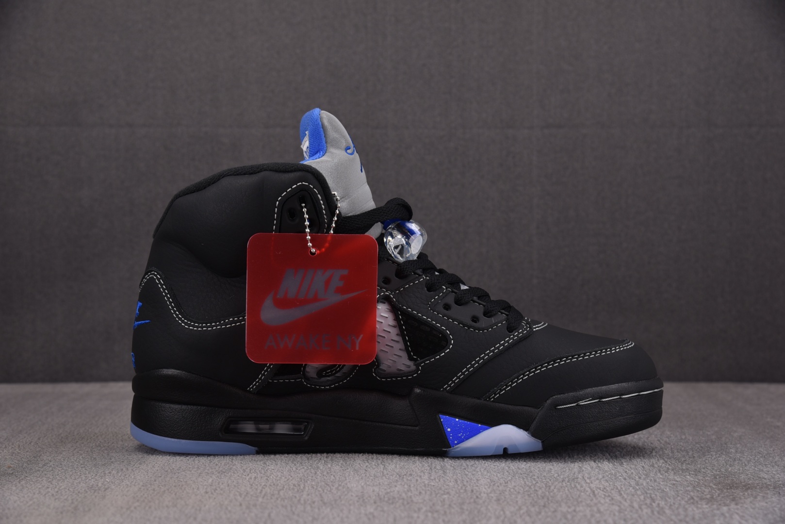 AJ5 尺码40-47.5

纯原版出品-Air Jordan 5 Retro Awake NY Bla