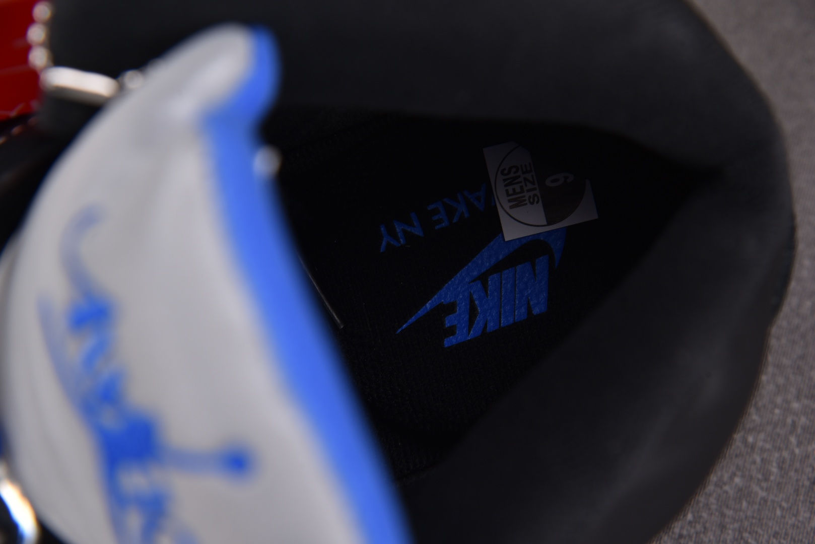 AJ5 尺码40-47.5

纯原版出品-Air Jordan 5 Retro Awake NY Bla