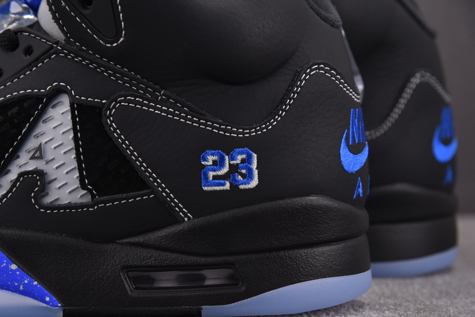 AJ5 尺码40-47.5

纯原版出品-Air Jordan 5 Retro Awake NY Bla