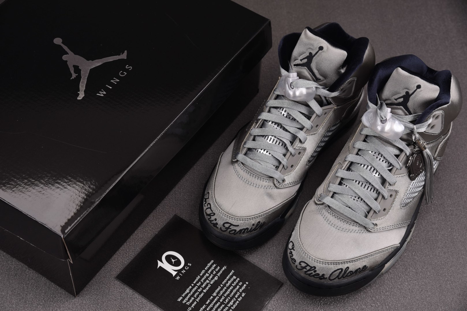 AJ5 尺码40-47.5

纯原版出品-WMNS Air Jordan 5 Retro Wings (