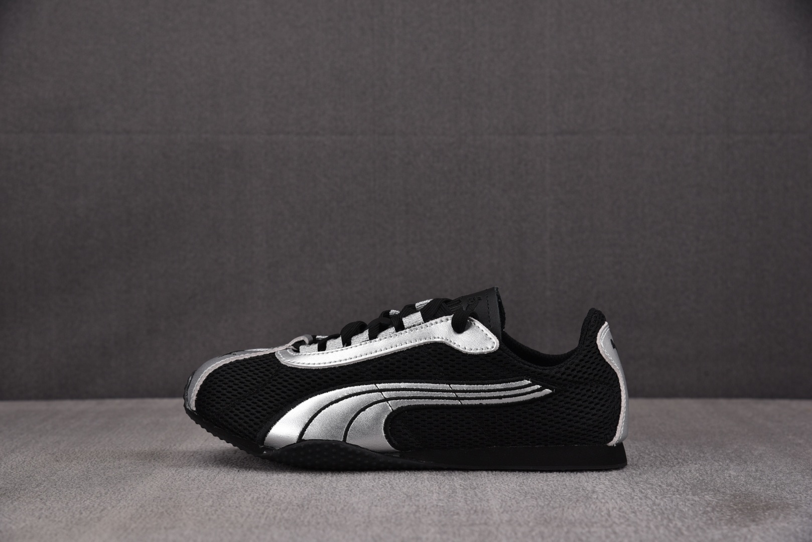 彪马 尺码36-45

纯原版出品-Puma H-Street OG Black Silver 银黑 -