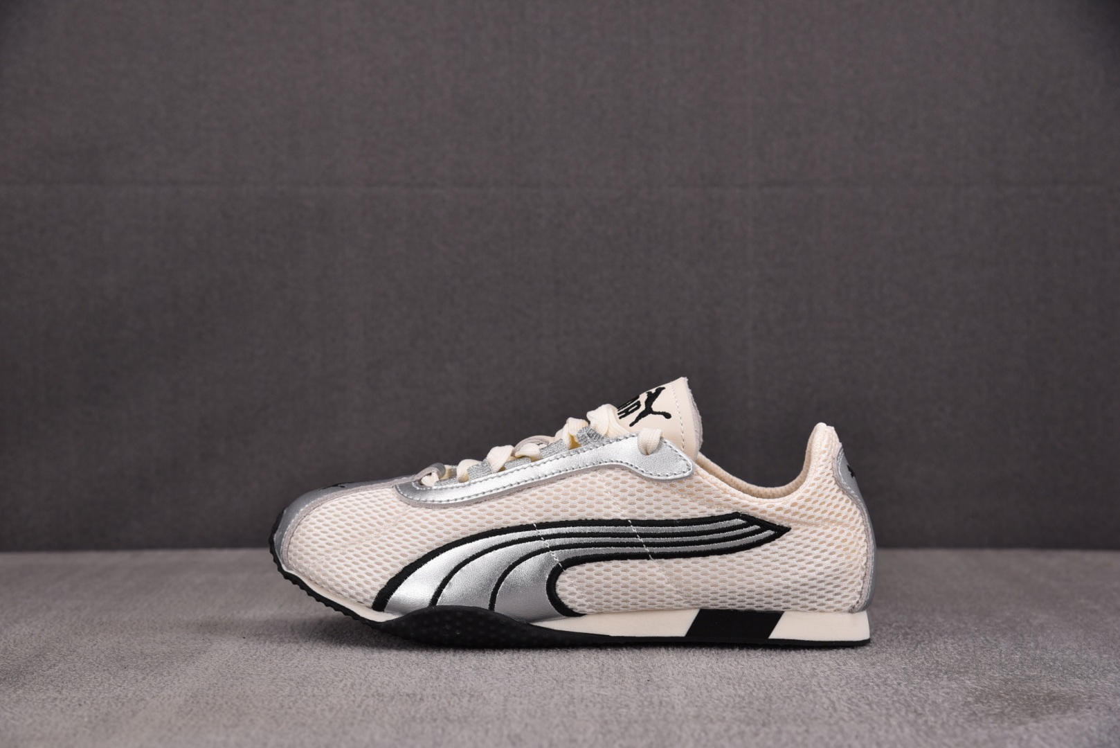 彪马 尺码36-45

纯原版出品-Puma H-Street OG Frosted Ivory Sil