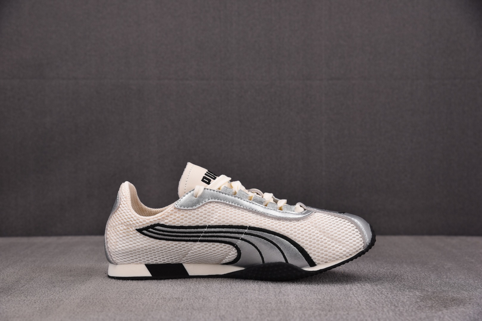 彪马 尺码36-45

纯原版出品-Puma H-Street OG Frosted Ivory Sil