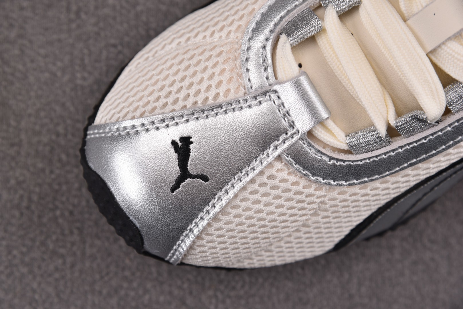 彪马 尺码36-45

纯原版出品-Puma H-Street OG Frosted Ivory Sil