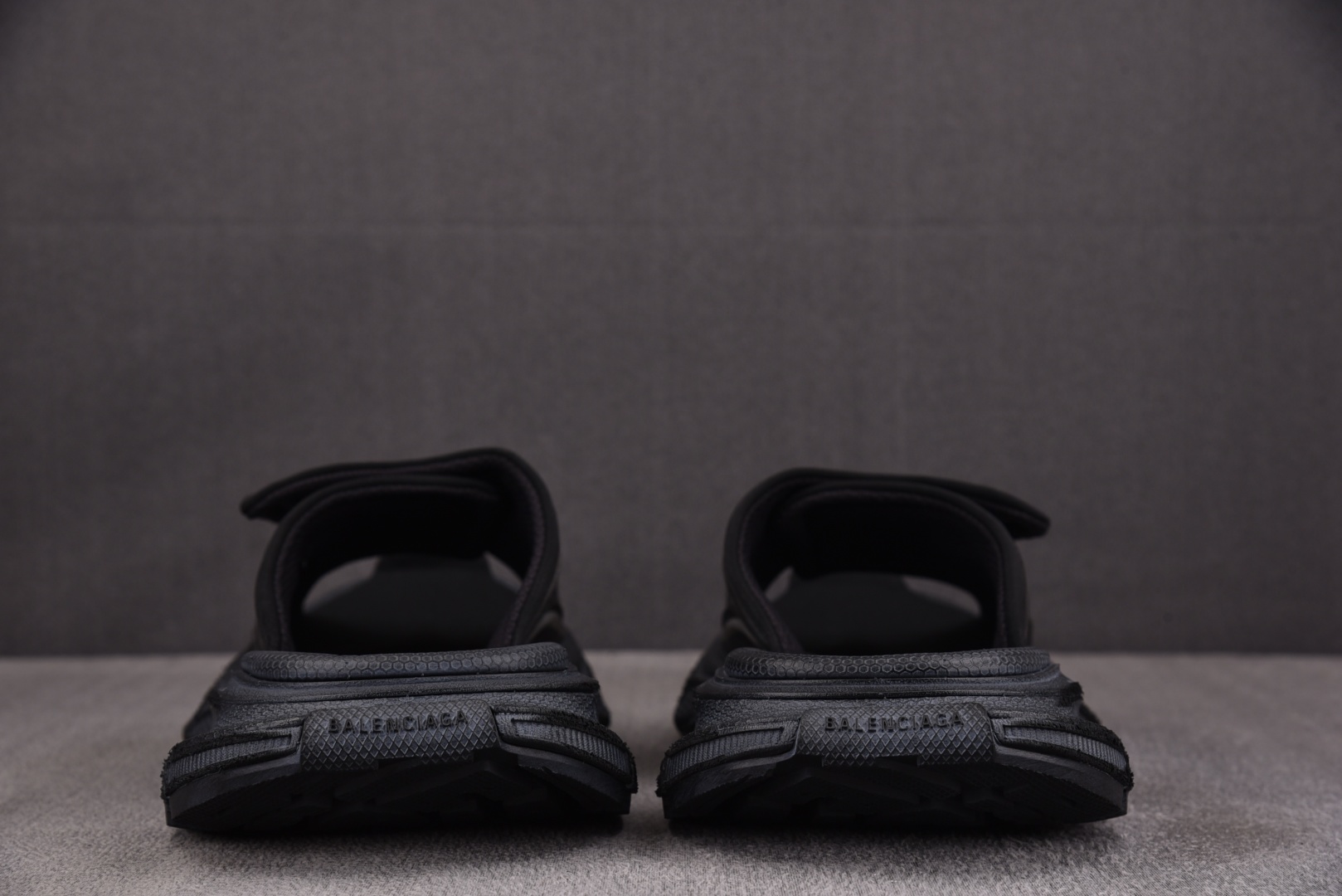 巴黎 尺码35-46

纯原版出品-Balenciaga 3XL Slide 黑色 YZ016
尺码35