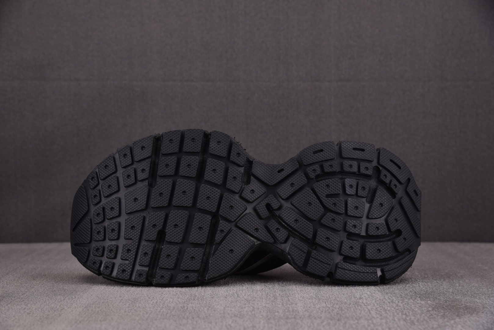 巴黎 尺码35-46

纯原版出品-Balenciaga 3XL Slide 黑色 YZ016
尺码35