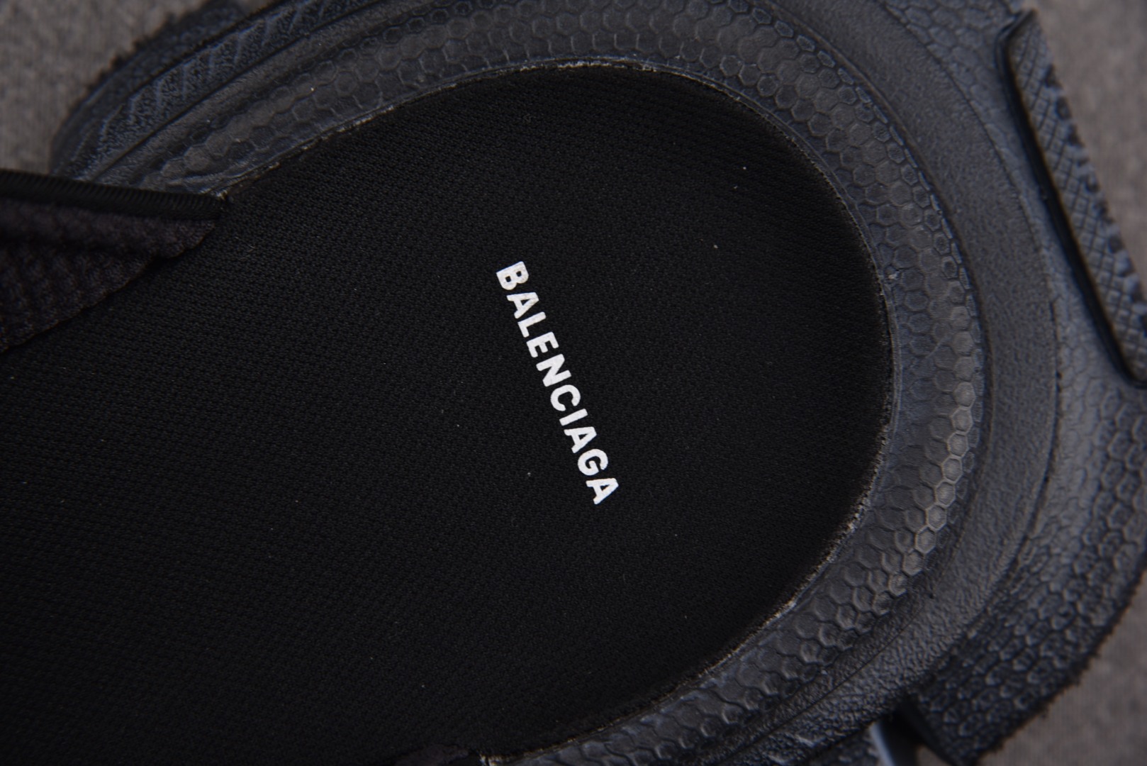 巴黎 尺码35-46

纯原版出品-Balenciaga 3XL Slide 黑色 YZ016
尺码35