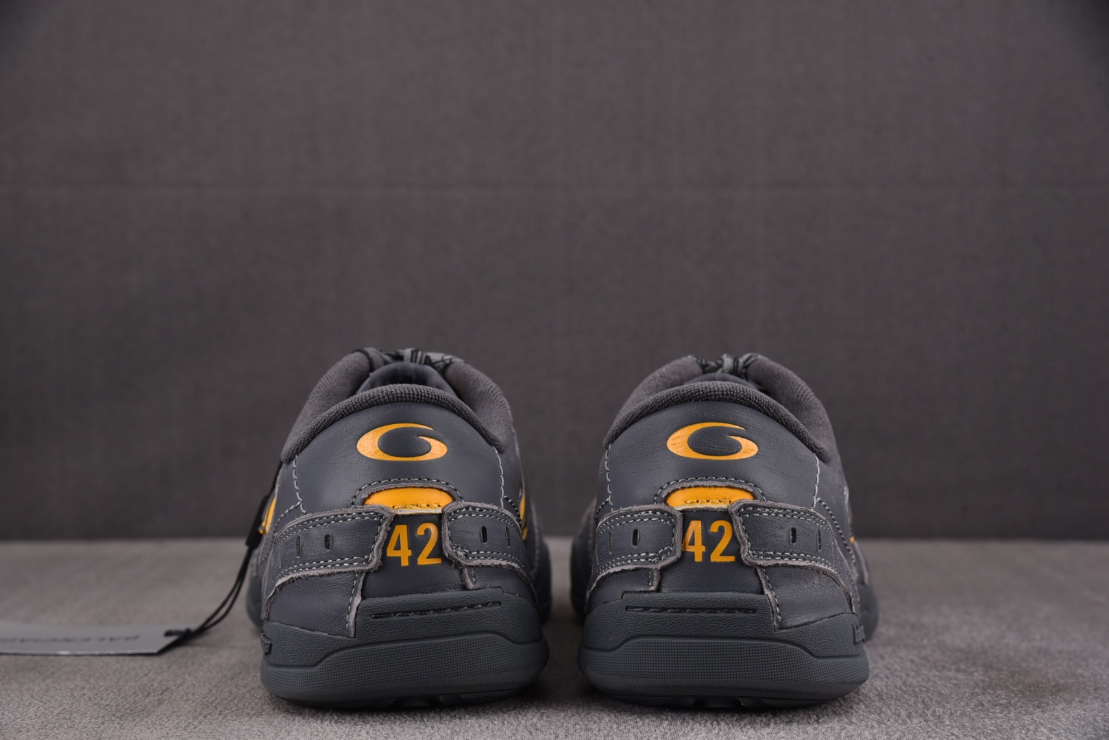 巴黎 尺码35-46

纯原版出品-BBalenciaga Hamptons Worn-Out 灰黄 Y